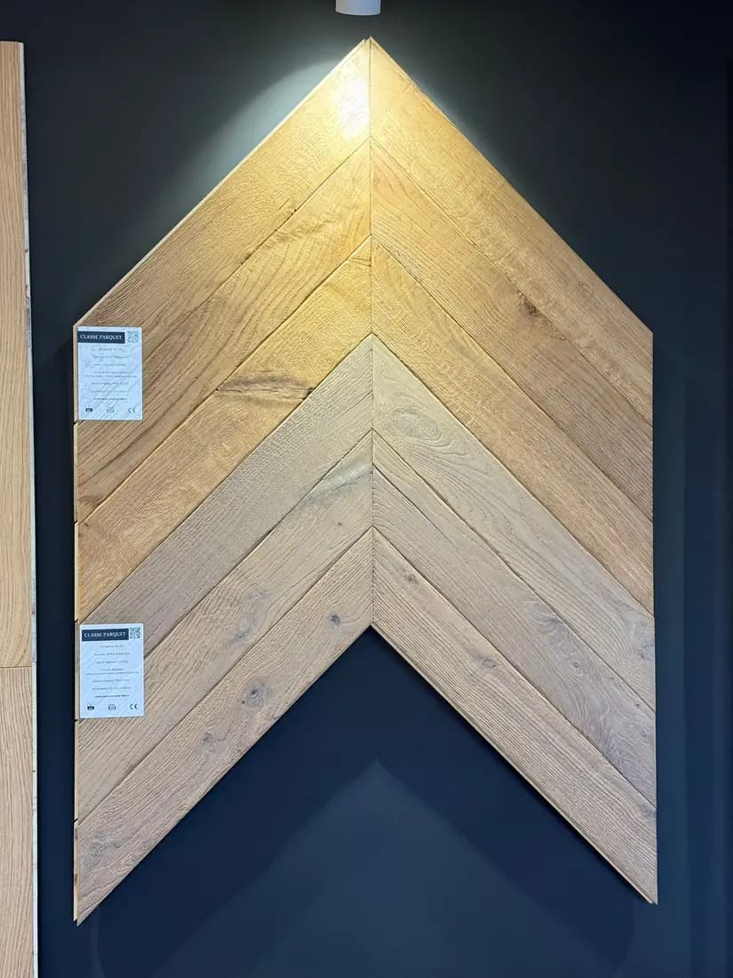 Pannello a spina ungherese (chevron) in rovere naturale