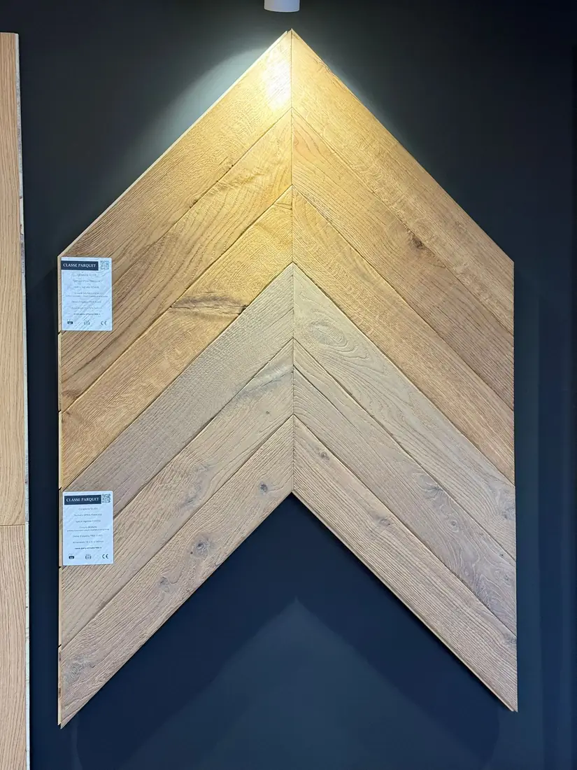Pannello a spina ungherese (chevron) in rovere naturale